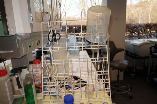 Div. Laboratorieglas, laboratorieudstyr, sikkedhedsudstyr m.m.