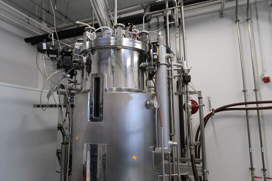 Fermentor med tank APPLIKON BIOTECHNOLOGY Bio reactor 270 L SS og styring APPLIKON TECHNOLOGY i-Control