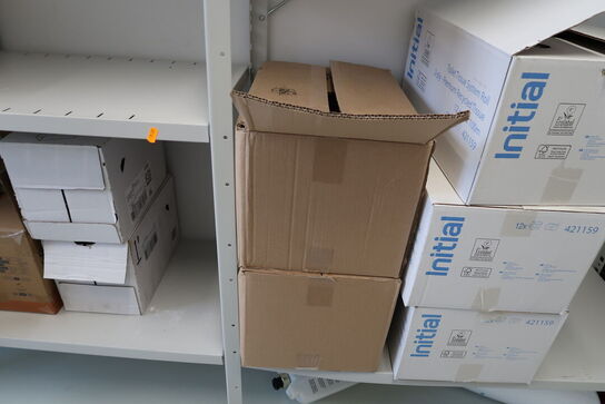 3 fag lagerreoler med div. Rengøringsmidler, rengøringsartikler m.m.