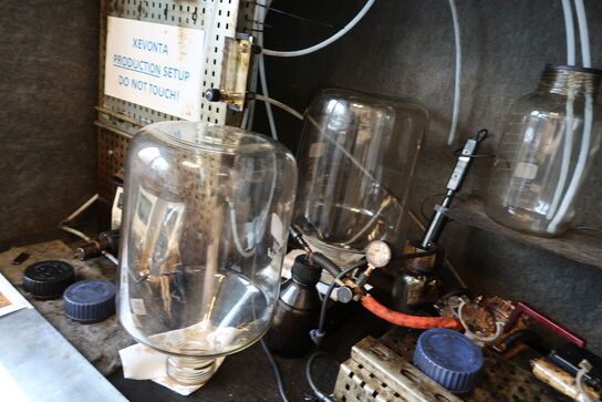 Div. Laboratorieglas, udstyr m.m.