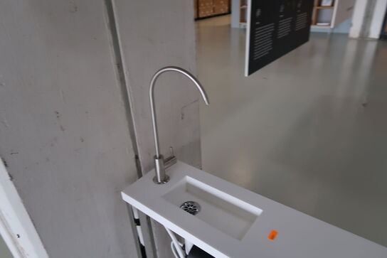 Vanddispenser ONE med armatur