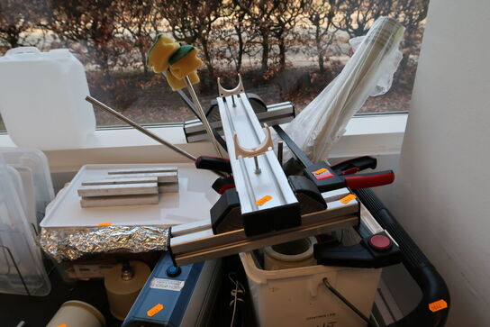 Vakuumpumpe VACUUBRAND ME 1 samt div. Laboratorieudstyr