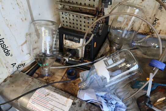 Div. Laboratorieglas, samt probe