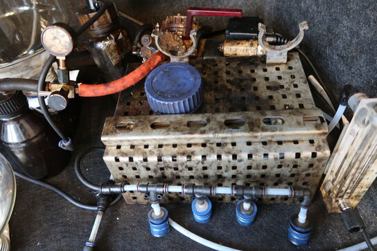 Div. Laboratorieglas, udstyr m.m.