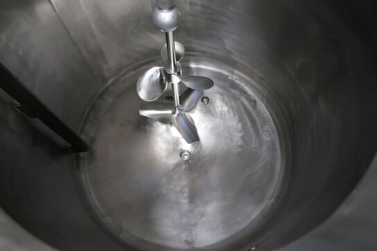 Mikserbeholder GJETTERMANN & NIELSEN med styring JUMO AQUIS 500 og pumpestation INOXPA ESTAMPINOX EFI 2 MR