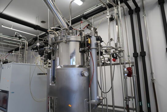 Fermentor med tank APPLIKON BIOTECHNOLOGY Bio reactor 270 L SS og styring APPLIKON TECHNOLOGY i-Control