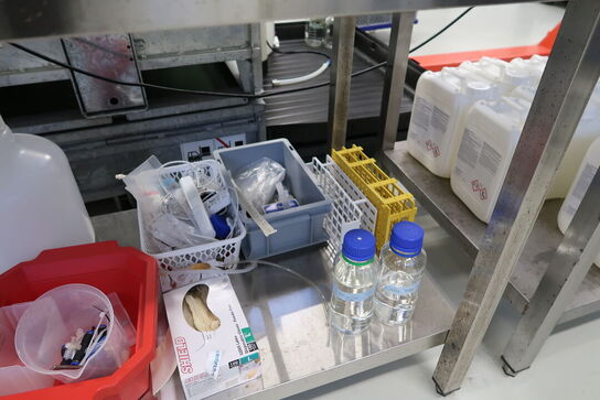 Div. Laboratorieglas, laboratorieudstyr m.m.