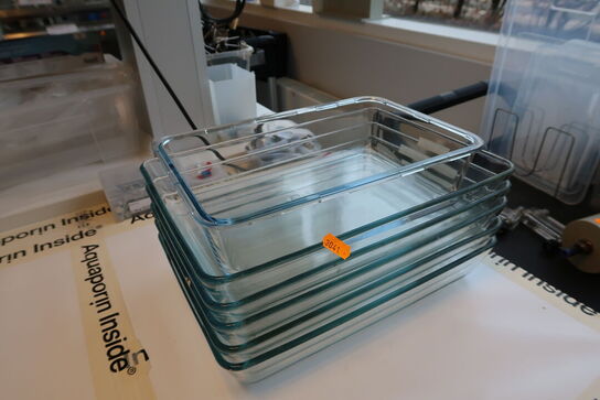 Div. Laboratorieglas, laboratorieudstyr, sikkedhedsudstyr m.m.