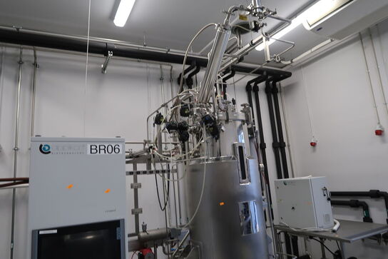 Fermentor med tank APPLIKON BIOTECHNOLOGY Bio reactor 270 L SS og styring APPLIKON TECHNOLOGY i-Control