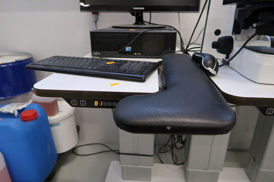 El. hæve/sænke skrivebord, med 3 stk. el. hæve/sænke enheder