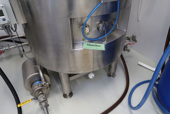 Mikserbeholder GJETTERMANN & NIELSEN med styring JUMO AQUIS 500 og pumpestation INOXPA ESTAMPINOX EFI 2 MR