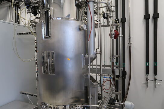 Fermentor med tank APPLIKON BIOTECHNOLOGY Bio reactor 270 L SS og styring APPLIKON TECHNOLOGY i-Control