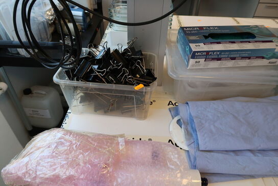 Div. Laboratorieglas, laboratorieudstyr, sikkedhedsudstyr m.m.