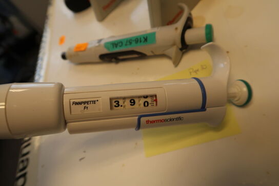 Stativ med 5 stk. pipetter THERMO SCIENTIFIC, EPPENDORF