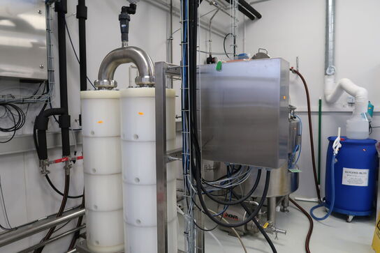 Membran filter SANI med pumper INOXPA ESTAMPINOX EFI 2 MR og styring