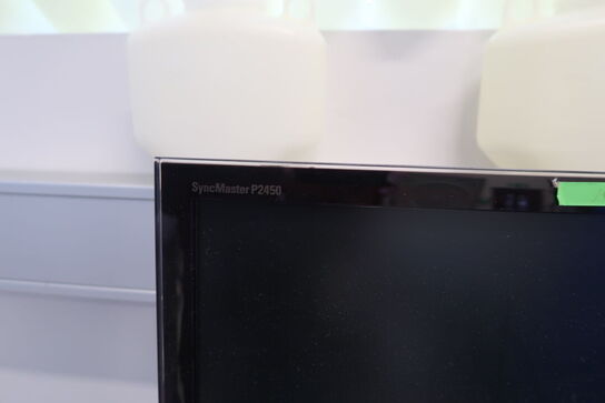 Computerskærm SAMSUNG SyncMaster P2450, tastatur, computer FUJITSU