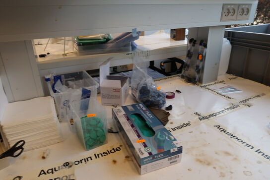 Div. Laboratorieudstyr, laboratorieglas, engangshandsker MICROFLEX m.m.