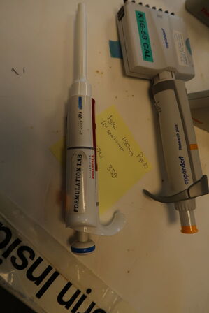 Stativ med 5 stk. pipetter THERMO SCIENTIFIC, EPPENDORF