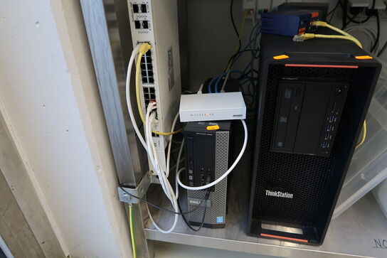 Computerskærm DELL, tastatur, mus, computer DELL Optiplex 9080