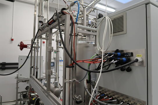 Fermentor med tank APPLIKON BIOTECHNOLOGY Bio reactor 270 L SS og styring APPLIKON TECHNOLOGY i-Control