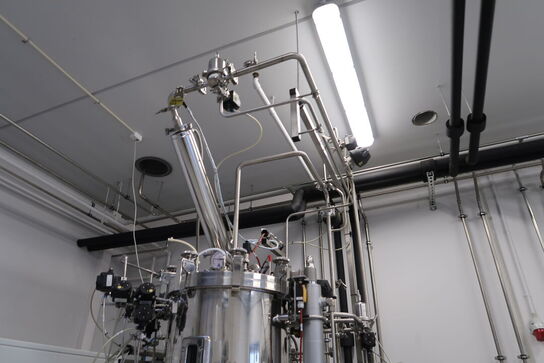 Fermentor med tank APPLIKON BIOTECHNOLOGY Bio reactor 270 L SS og styring APPLIKON TECHNOLOGY i-Control