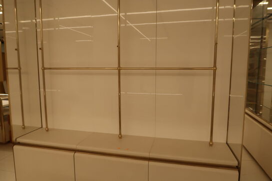 Tøjstativ samt skuffesystem