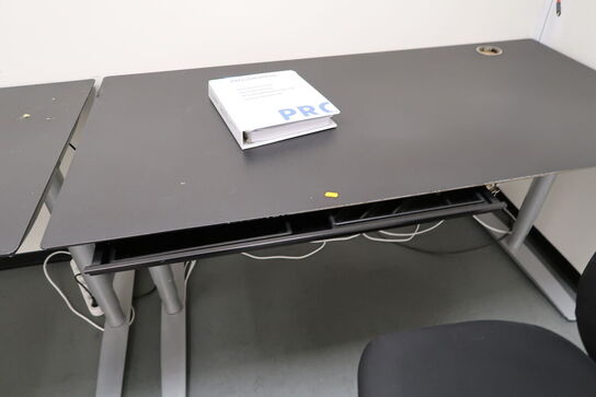 El. hæve/sænke skrivebord samt kontorstol