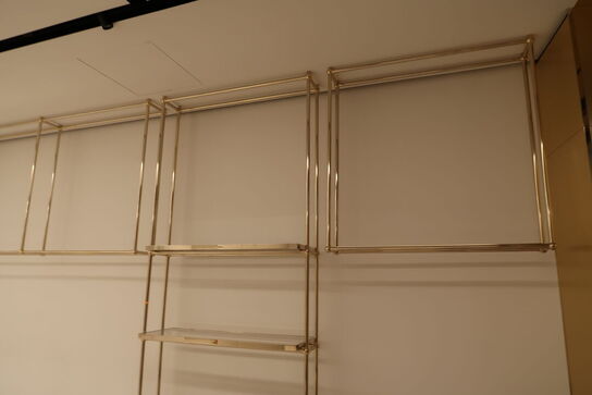 Div. Tøjstativer, reol samt spejl