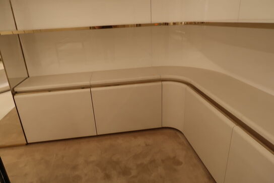 3 fag hylder samt skuffesystem