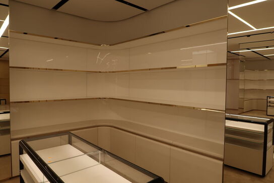 3 fag hylder samt skuffesystem