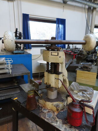 Presse på bord, maskinnr. 28 926