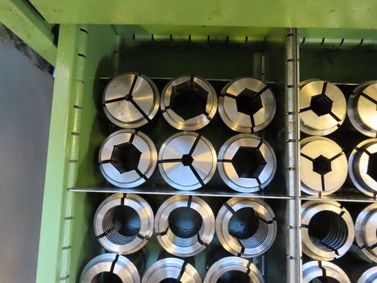 Skuffeskab med indhold