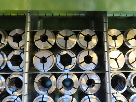 Skuffeskab med indhold