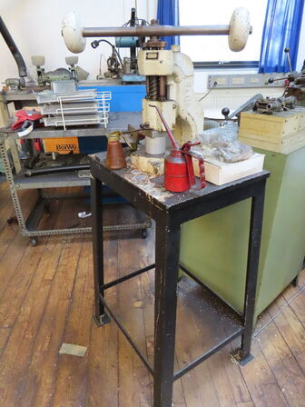 Presse på bord, maskinnr. 28 926