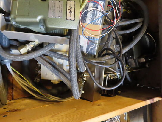 Kasse med reservedele til CNC  drejebænke