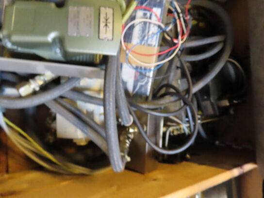 Kasse med reservedele til CNC  drejebænke