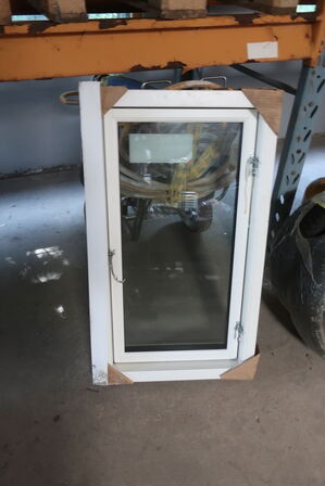 Vindue OUTLINE 563*998 mm