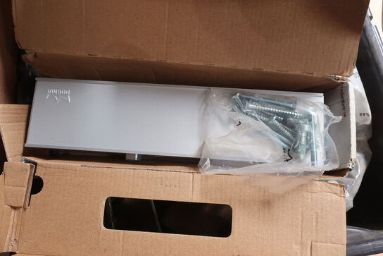 Div. dørtilbehør, beslag m.v.