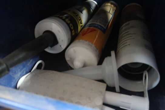 Div. skruetvinger, søm m.v. (se billeder)