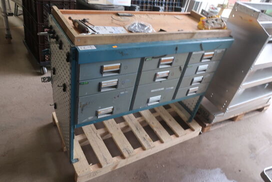 Indretning til varebil inkl. indhold