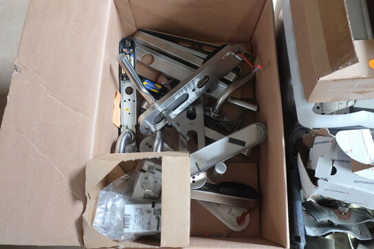 Div. dørtilbehør, beslag m.v.