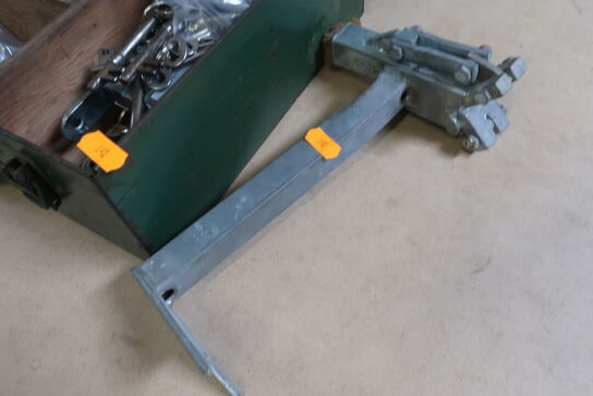 Div. dørtilbehør, værktøj m.v.