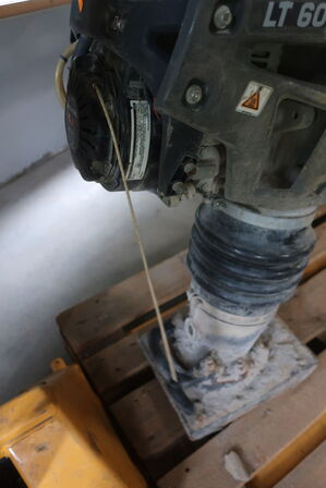 Jordloppe HUSQUARNA LT 6005