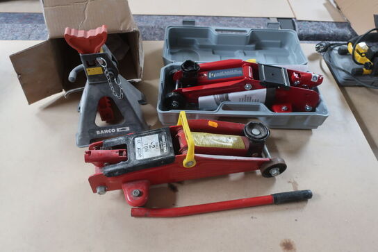 2 stk. donkrafte og arbejdsbuk