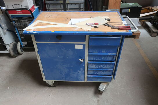 Arbejdsbord BLIKA inkl. indhold