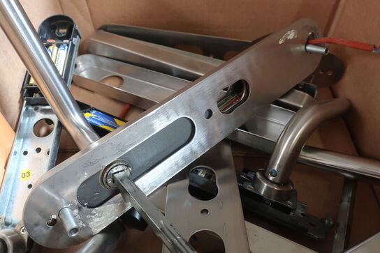 Div. dørtilbehør, beslag m.v.