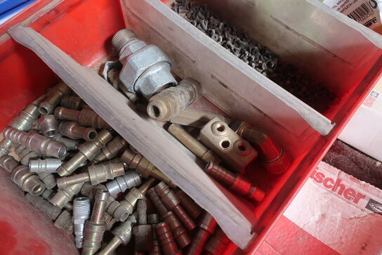 Div. søm, skruer, beslag m.v. (se billeder)