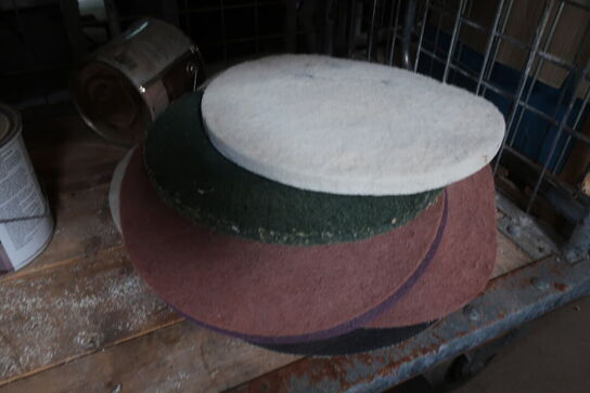 Gulvplejemaskine NUMATIC inkl. rondeller