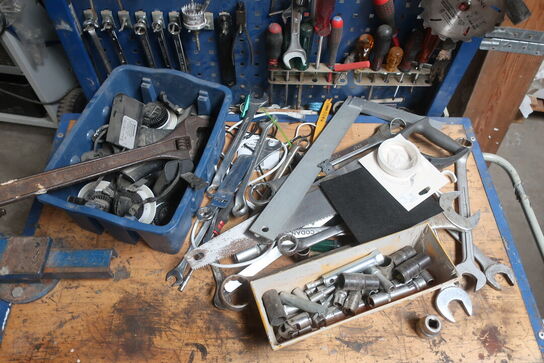 Arbejdsbord BLIKA inkl. indhold