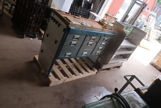 Indretning til varebil inkl. indhold